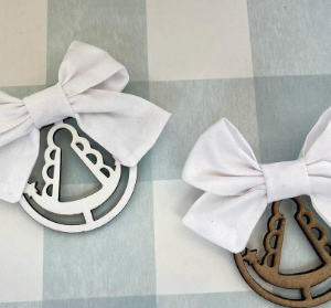 MEDALLA MADERA VIRGEN DEL ROCÍO PARA CARRITO